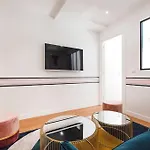 Home Near Tour Eiffel